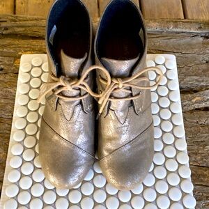 TOMS brand women’s wedge boots